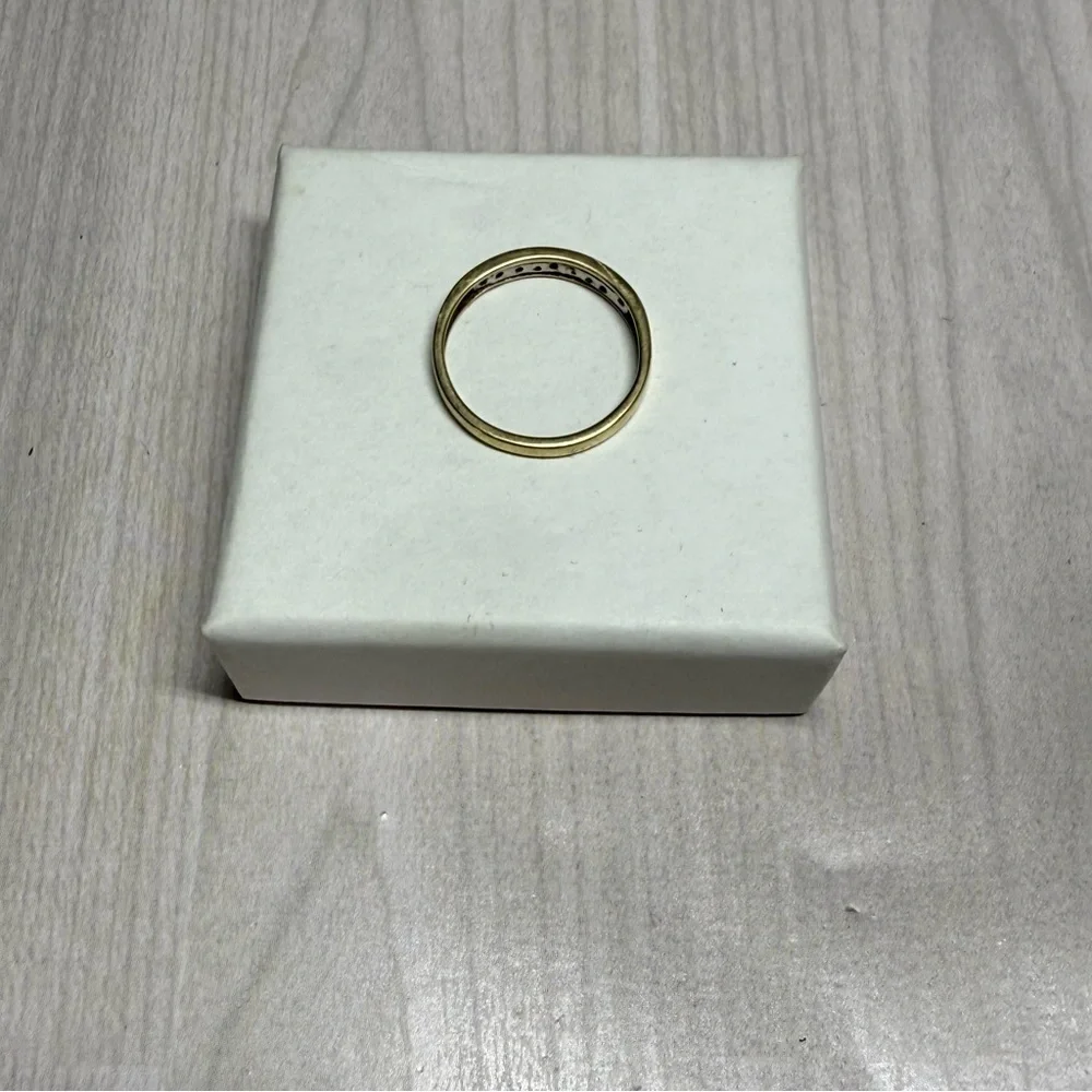 10K Yellow Gold Elegant Gold and Diamond Ring.